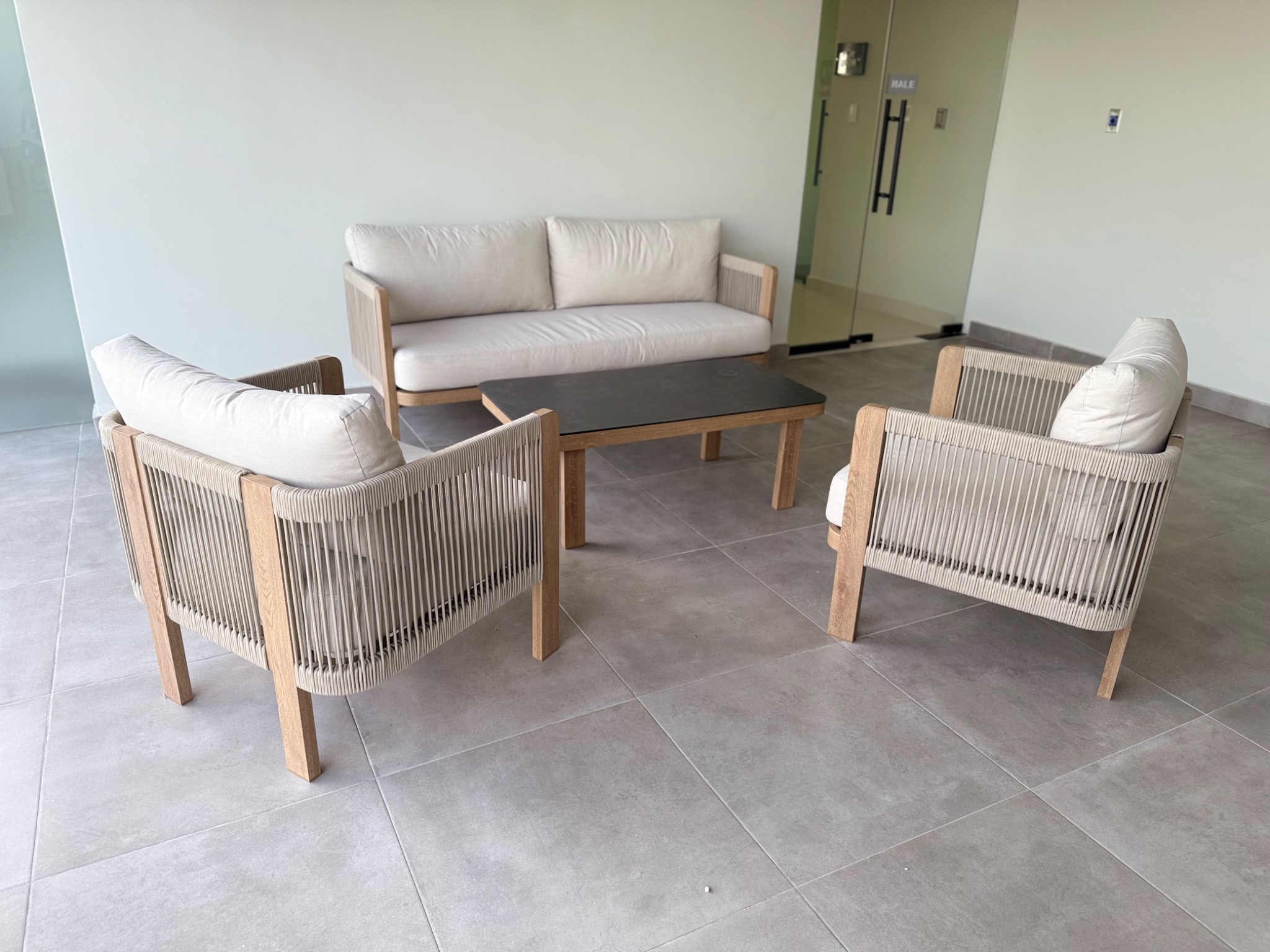 Lounge exterior